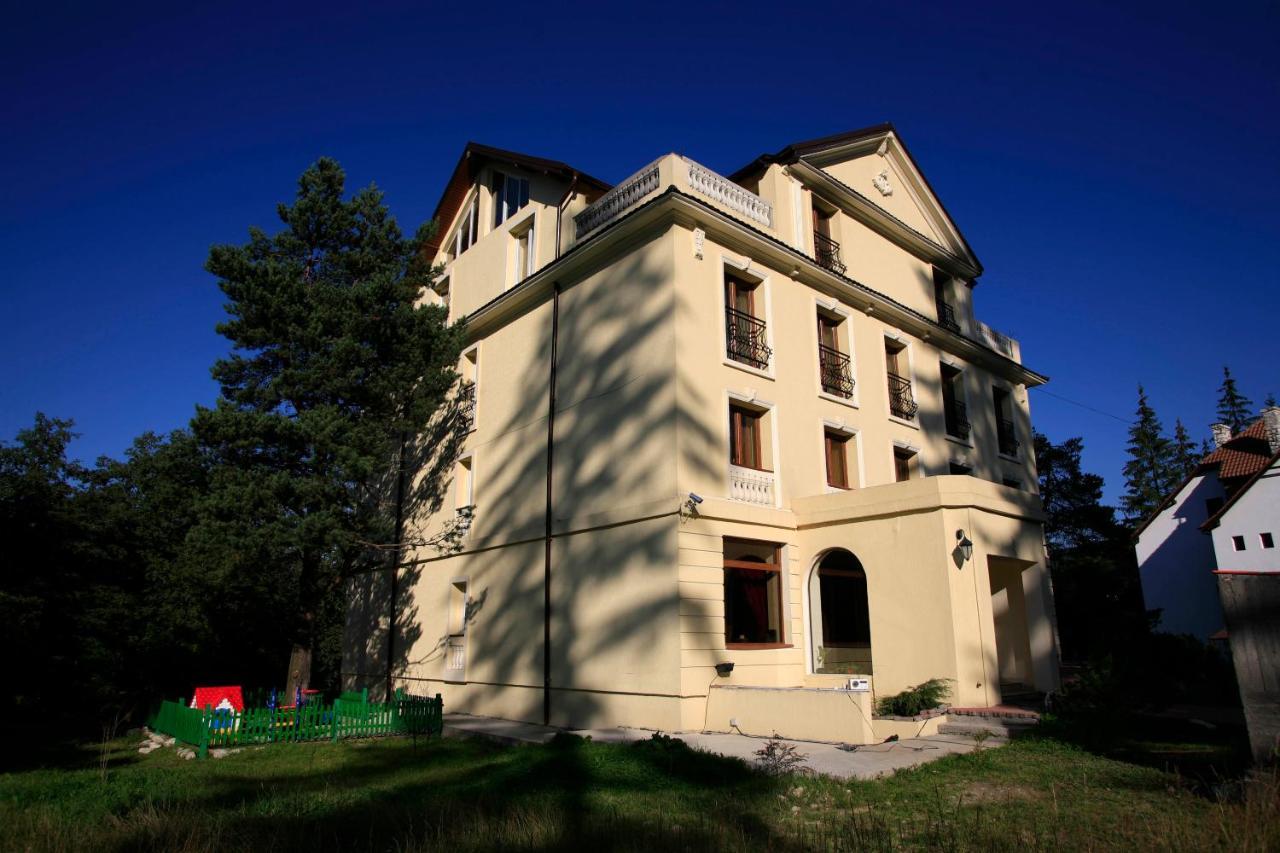 Hotel Art Montana Predeal Exterior photo